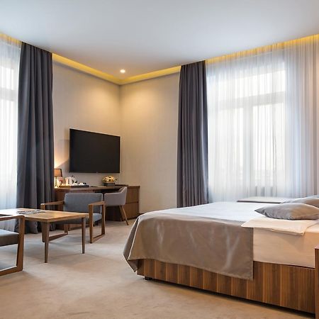Five Points Square - City Center Belgrade Extérieur photo